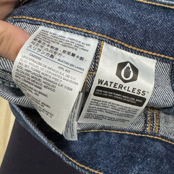 Levi's Denim Skirt Size 25 MSRP $98 Bottom Women’s Jean Buttons - Picture 8 of 9